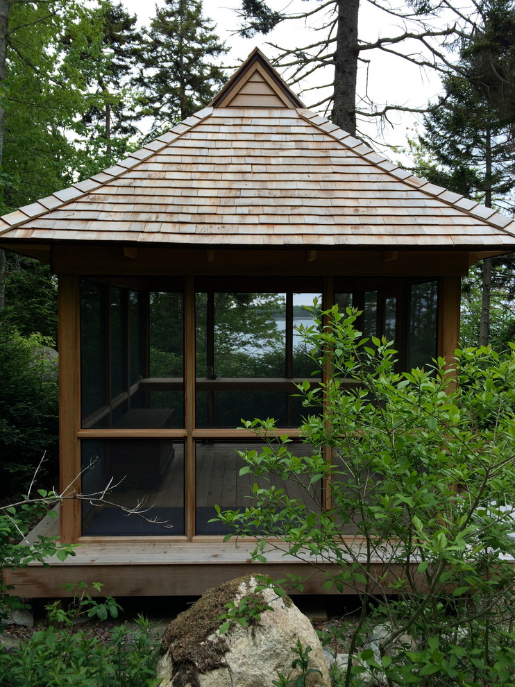 Ispirazione per una piccola veranda design