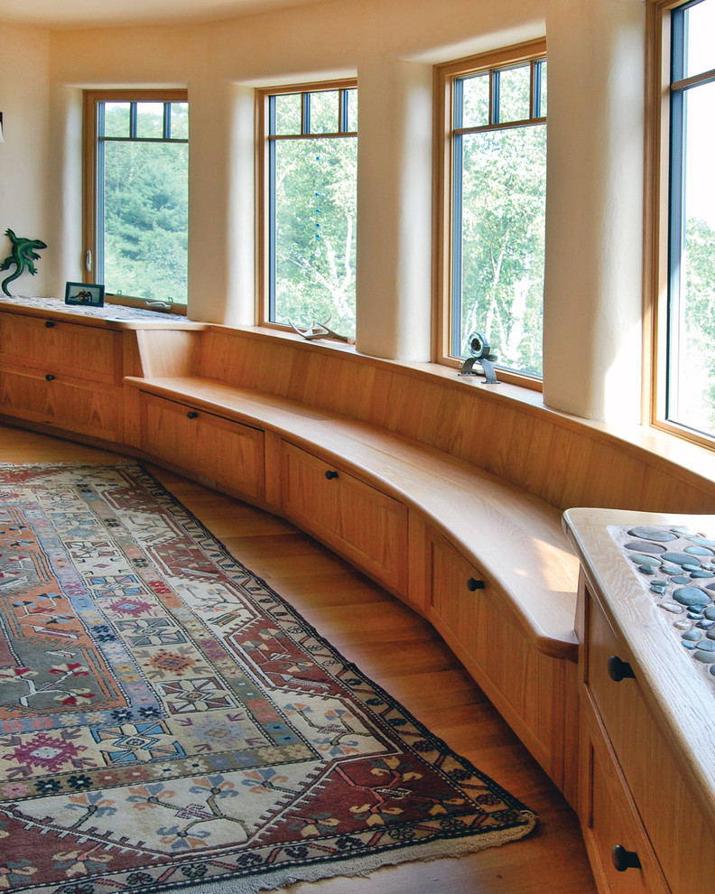 Esempio di una grande veranda american style con pavimento in legno massello medio, nessun camino e pavimento marrone