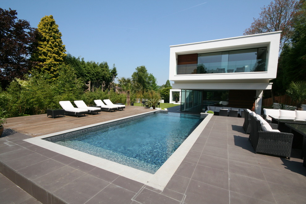 Contemporary swimming pool in Surrey.