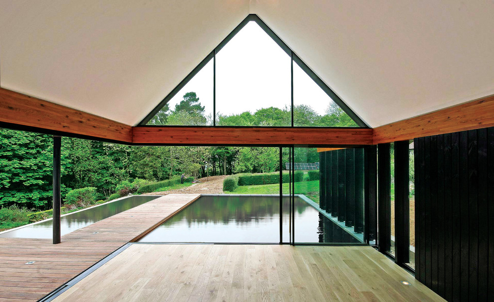 Design ideas for a contemporary swimming pool in Oxfordshire.