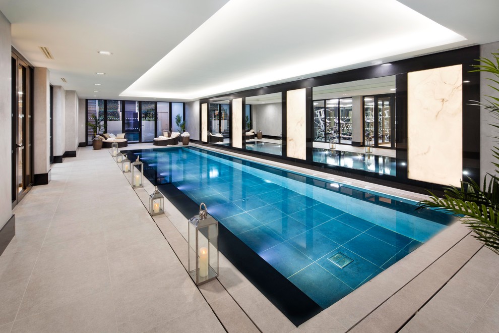 Diseño de casa de la piscina y piscina alargada contemporánea de tamaño medio interior y rectangular
