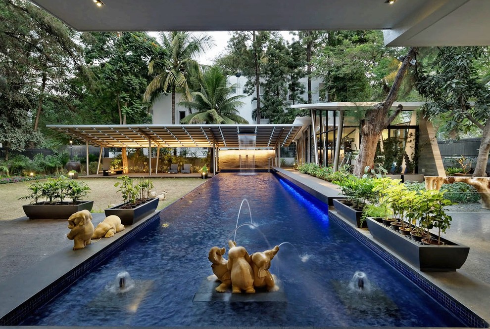 Modelo de piscina con fuente alargada, asiática, grande, rectangular