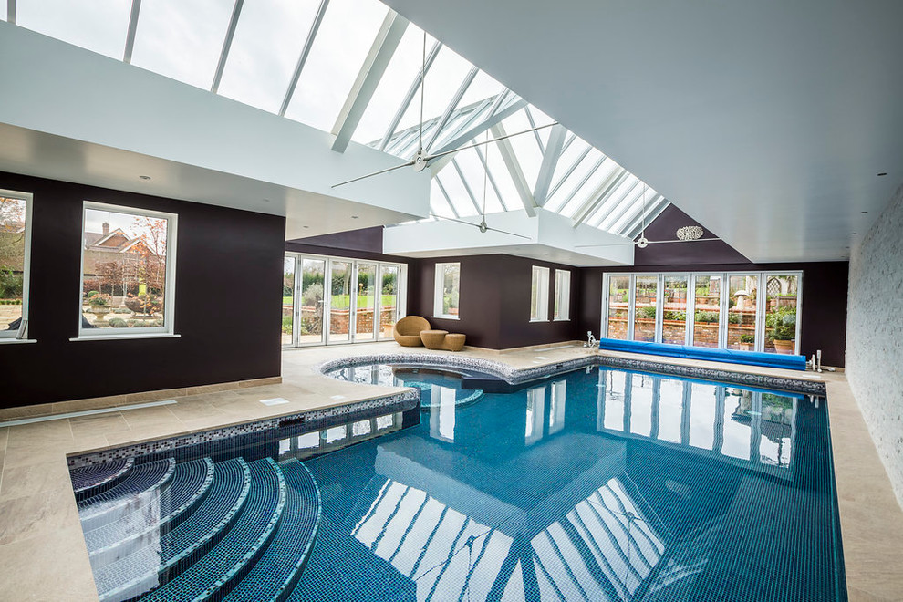 This is an example of a modern swimming pool in London.
