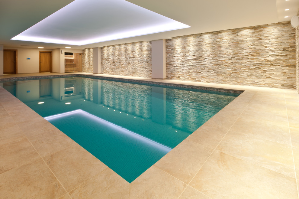 Modelo de piscina contemporánea interior y rectangular