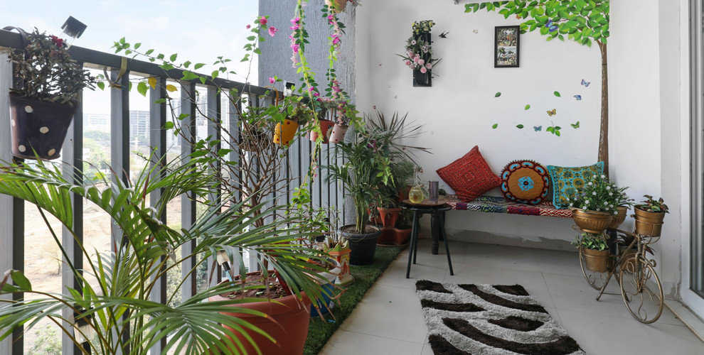 Inspiration for a zen balcony remodel in Hyderabad