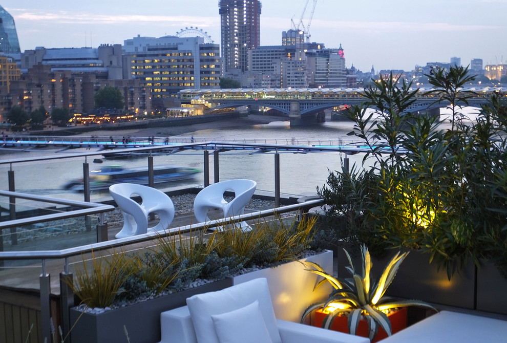 Moderne Dachterrasse im Dach in London