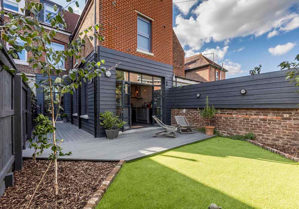 Inspiration for a contemporary back terrace in Hampshire with no cover.