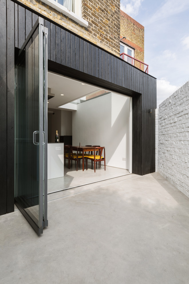 This is an example of a small contemporary terrace in London.