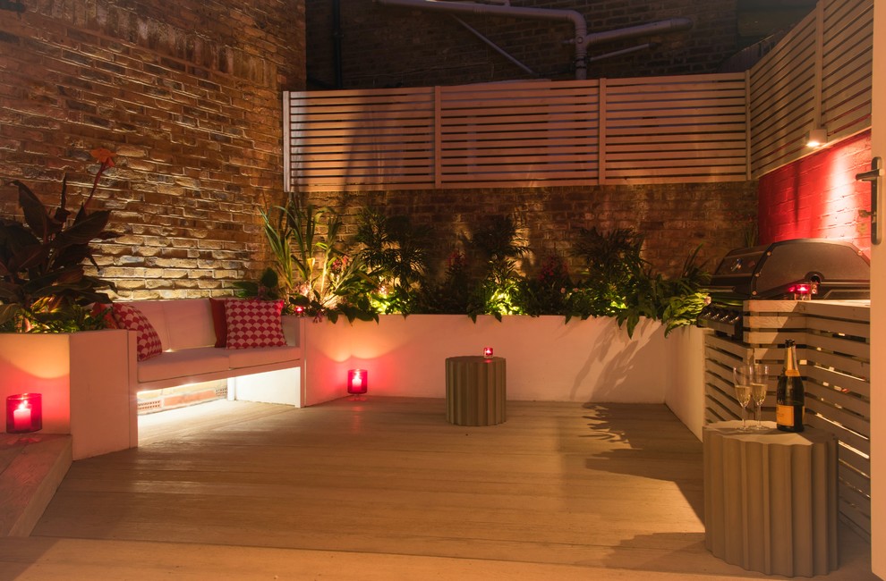 Moderne Terrasse mit Grillplatz in London