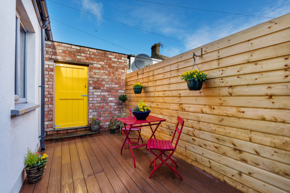 Photo of a small classic courtyard terrace in Dublin.