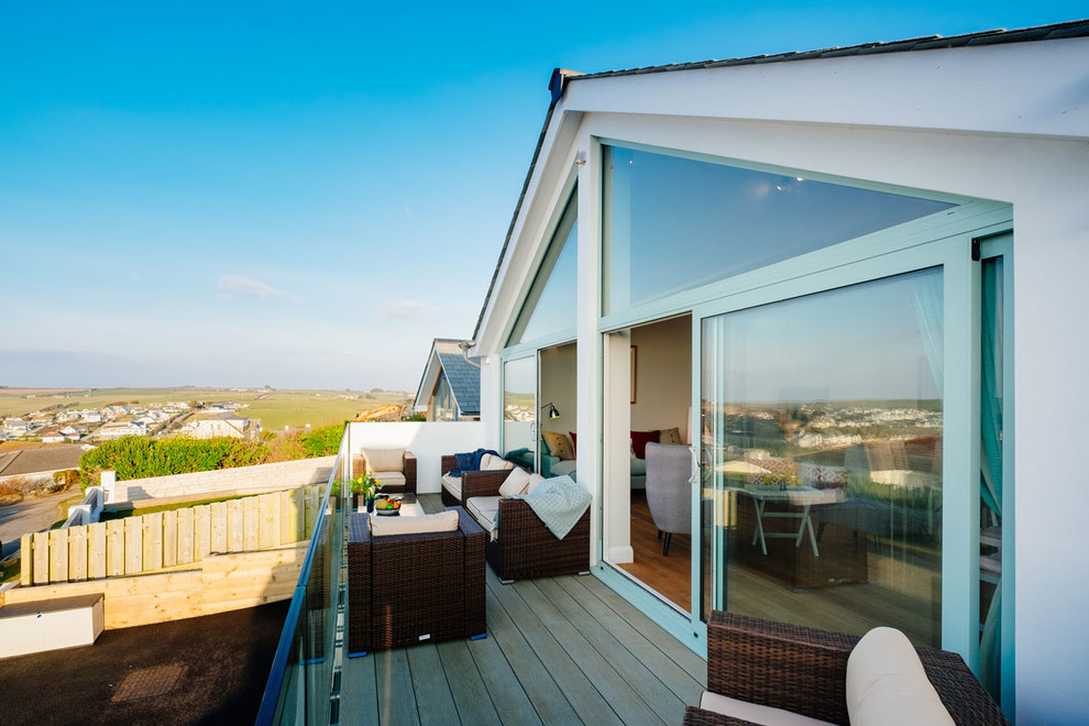 Große, Unbedeckte Maritime Terrasse im Erdgeschoss mit Glasgeländer in Cornwall
