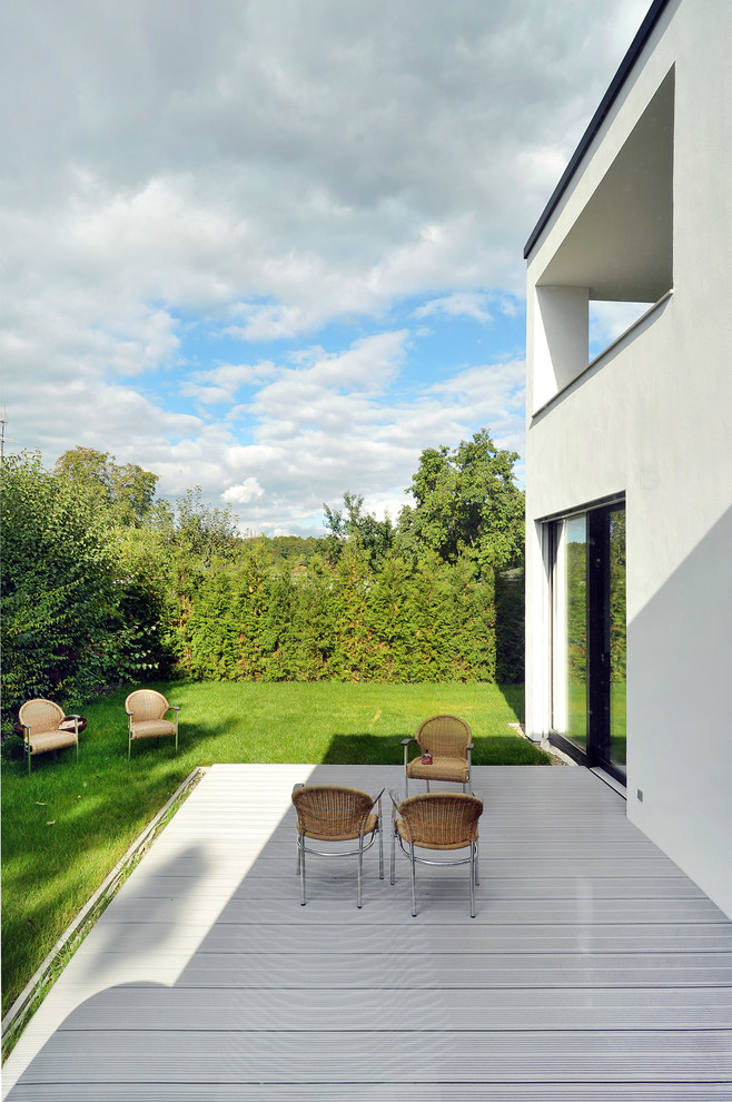 Photo of a large contemporary back terrace in Berlin with no cover.