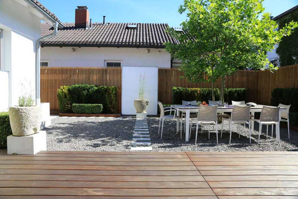 Designgärten Contemporary Terrace Dusseldorf by Gärtner von