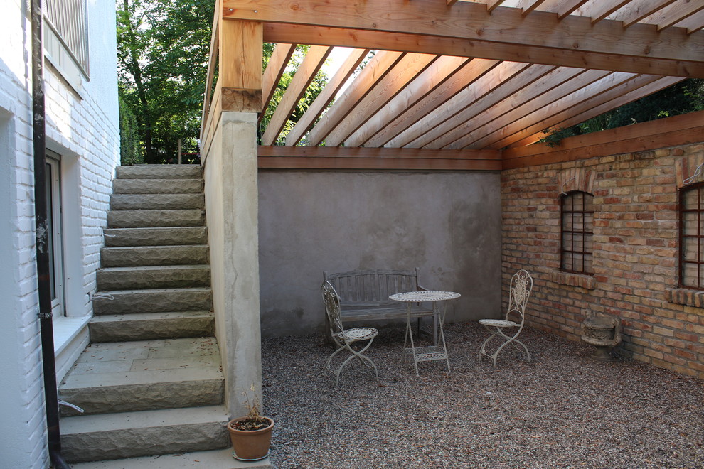 Garten A Überdachter Grillplatz, neubepflanzte Beete und ein Baumhaus