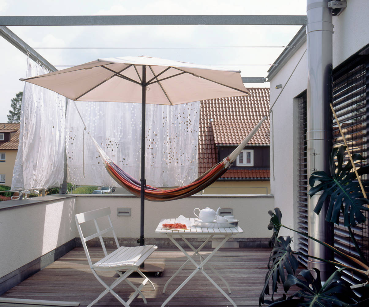 Idea to steal: Balkon-Sichtschutz mit luftigen Vorhängen
