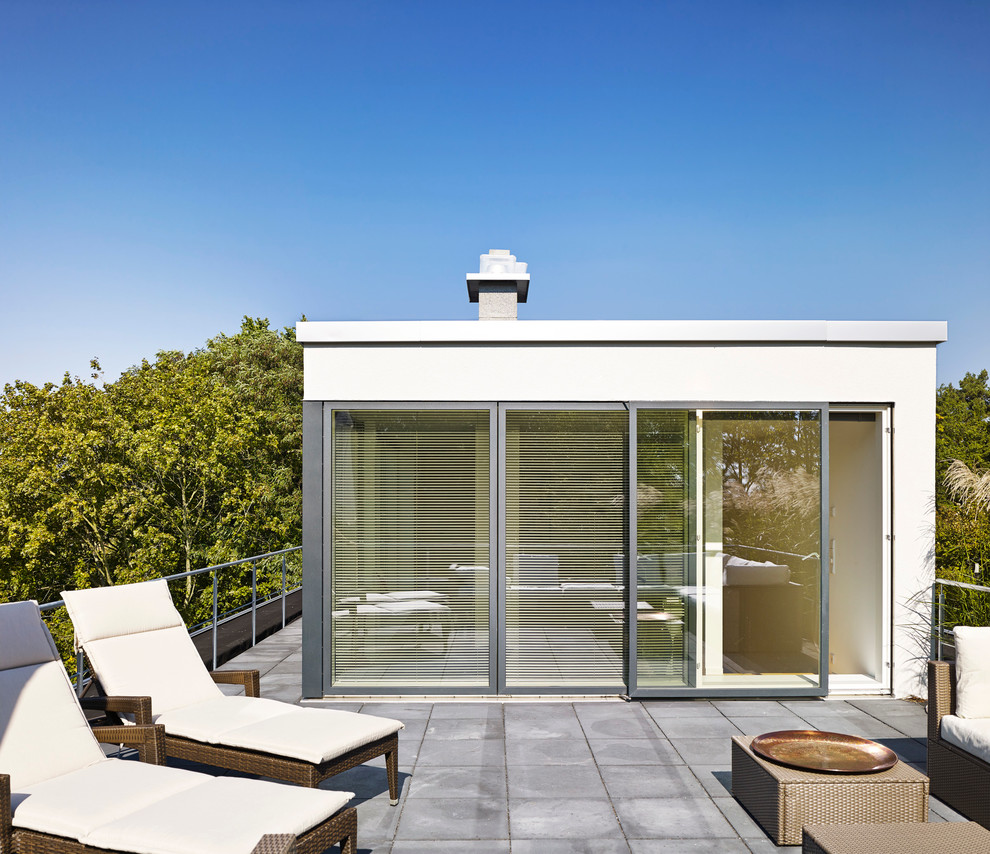 Источник вдохновения для домашнего уюта: терраса среднего размера на крыше, на крыше в современном стиле без защиты от солнца