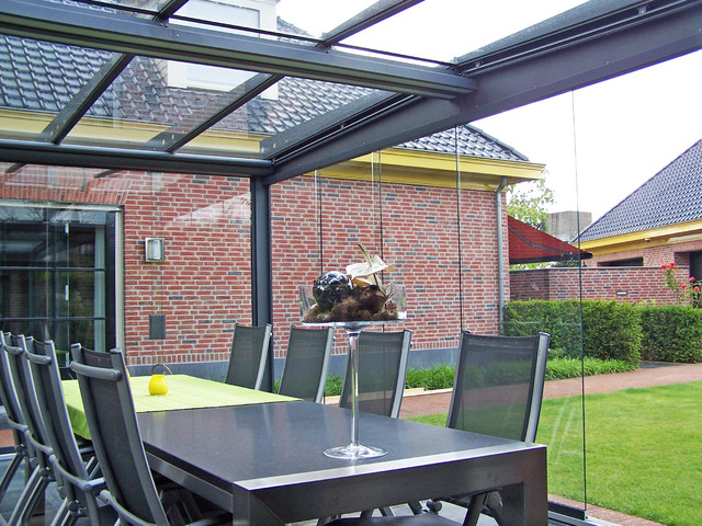 Terrassen-Überdachung als filigranes Glasdach - Modern - Terrasse