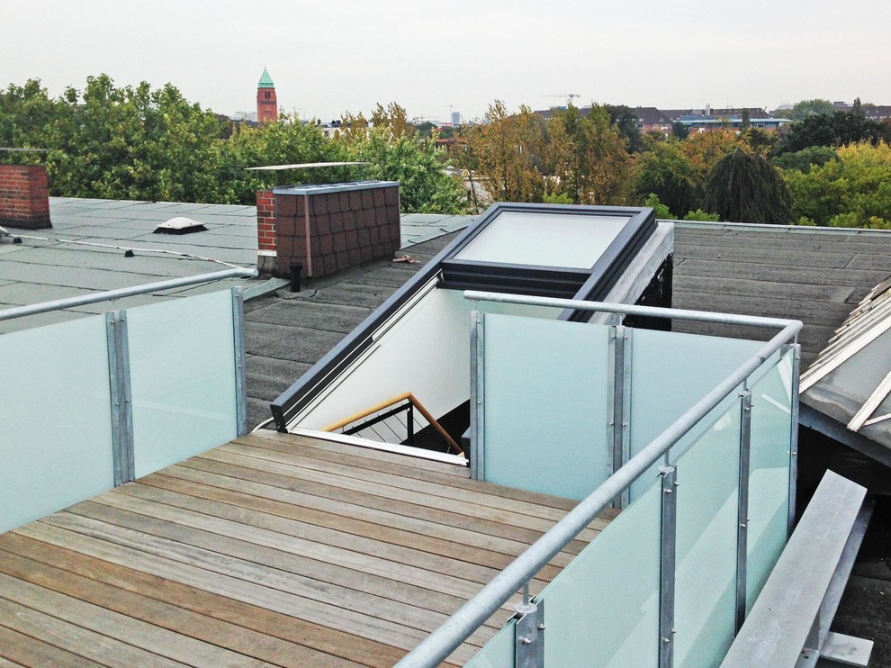 Photo of a contemporary terrace in Hamburg.