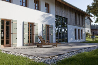 Umbau und Sanierung eines alten Bauernhauses mit Nebengebäuden