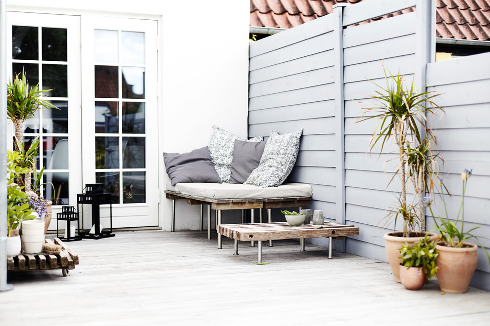 Mittelgroße, Unbedeckte Skandinavische Dachterrasse im Dach in Sonstige