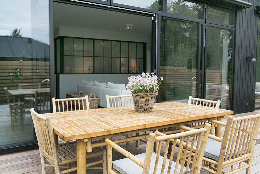 Inspiration for a huge scandinavian backyard deck remodel in Copenhagen