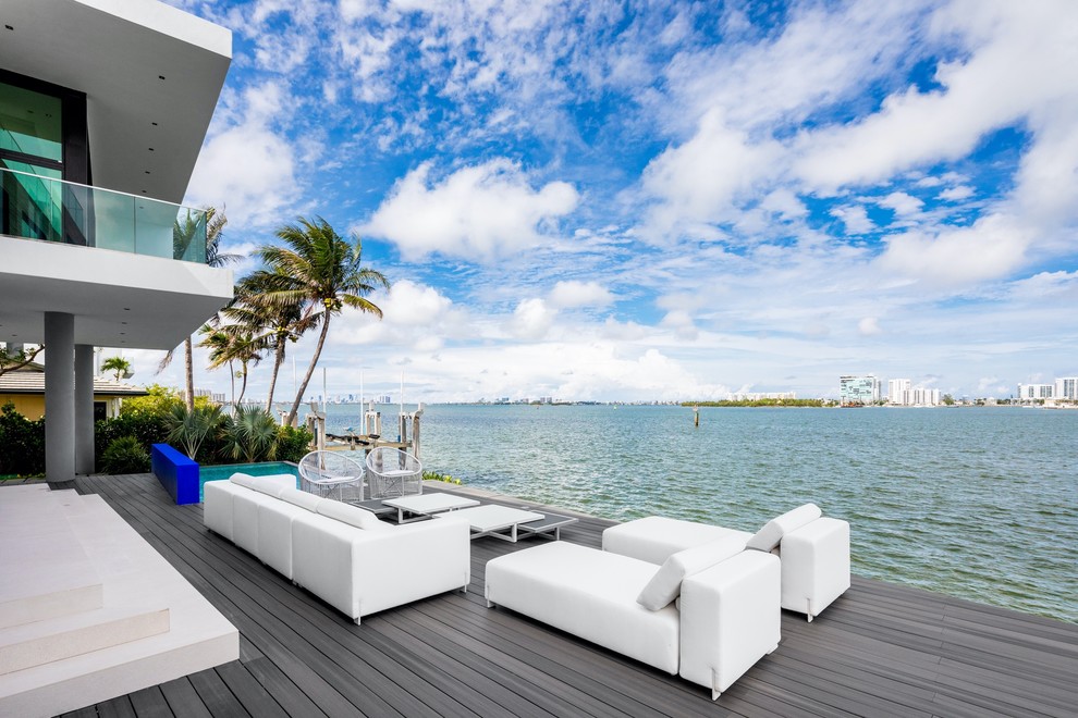Example of a trendy deck design in Miami with no cover