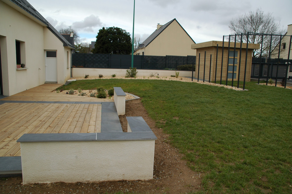 Avant / Après terrasse jardin abri de jardin Modern Deck