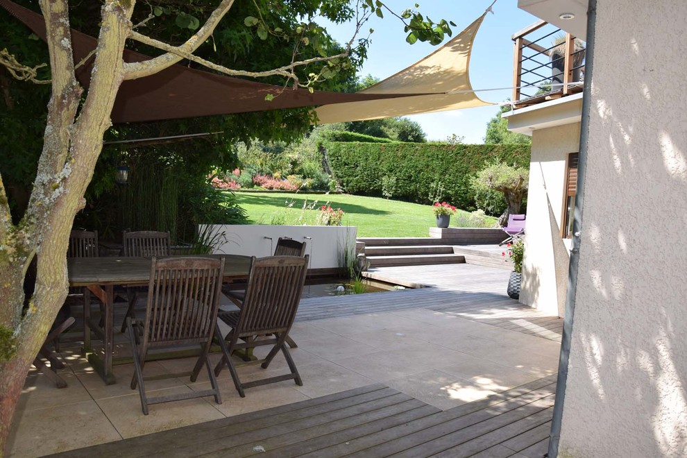 Jardin Zen Contemporary Patio Paris by Les Jardins de la Vallée