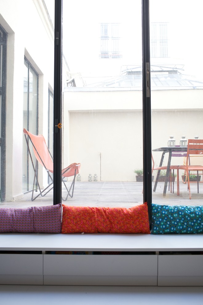 Inspiration for a contemporary patio in Paris.