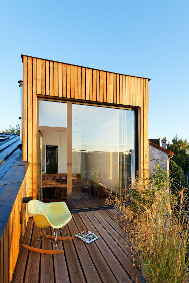 Ispirazione per una terrazza contemporanea di medie dimensioni, sul tetto e sul tetto