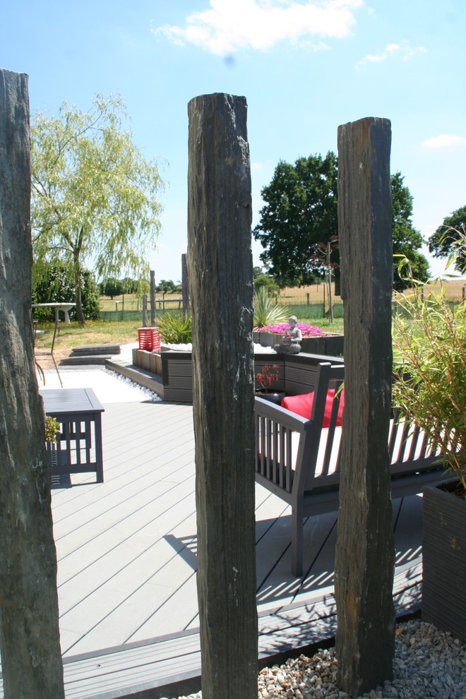 Terrasse bois composite et travertin de marbre blanc Modern Deck — free download