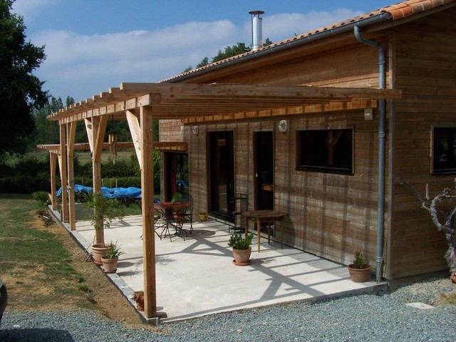 Terrasse bois et pergolas - Country - Terrace - Angers - by Bois et Paille  Charpentier en écoconstruction | Houzz IE