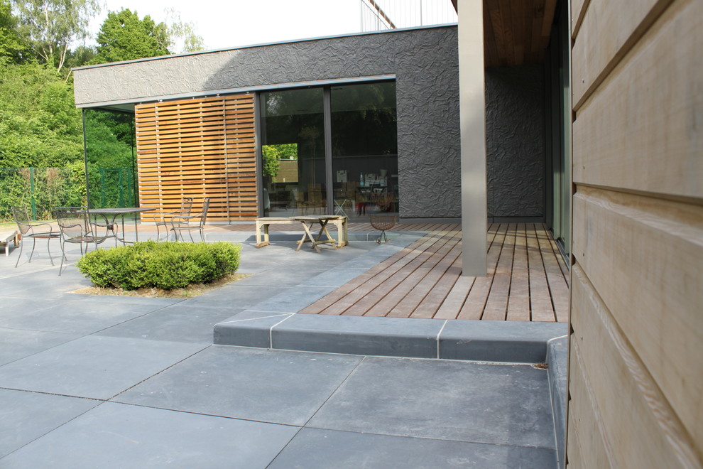Terrasse dalle béton XXL - Contemporary - Deck - Lille - by Home extérieur  - Bureau d'étude | Houzz