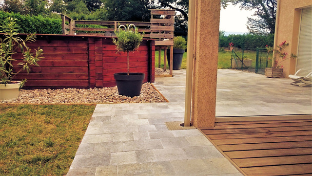 Terrasse en pavés - Contemporain - Terrasse en Bois - Grenoble - par ...
