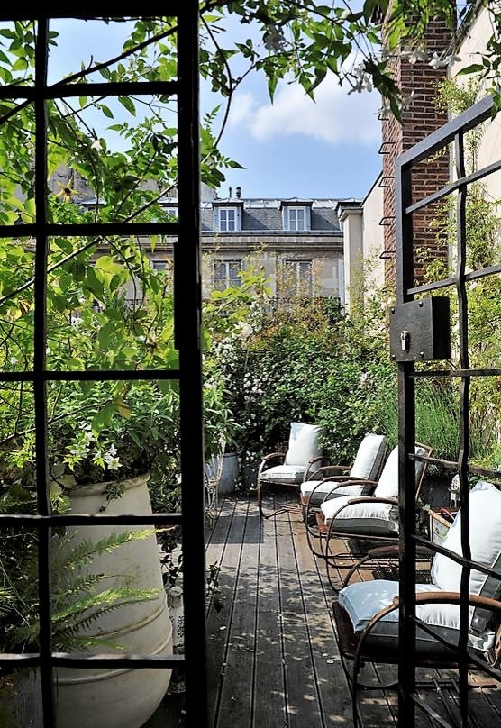 Shabby-Style Terrasse in Paris