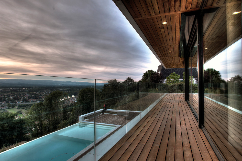 Design ideas for a contemporary terrace in Saint-Etienne.