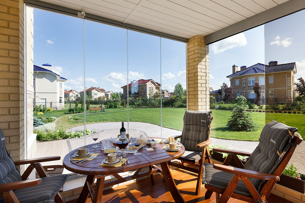 Inspiration for a large contemporary conservatory in Saint Petersburg.