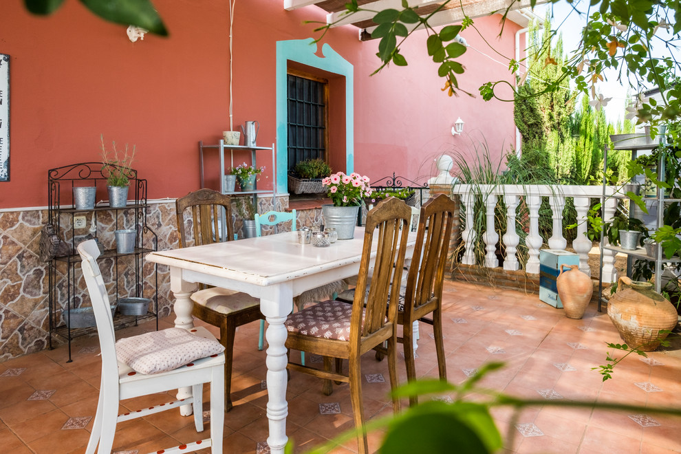 Inspiration for a country veranda in Malaga.