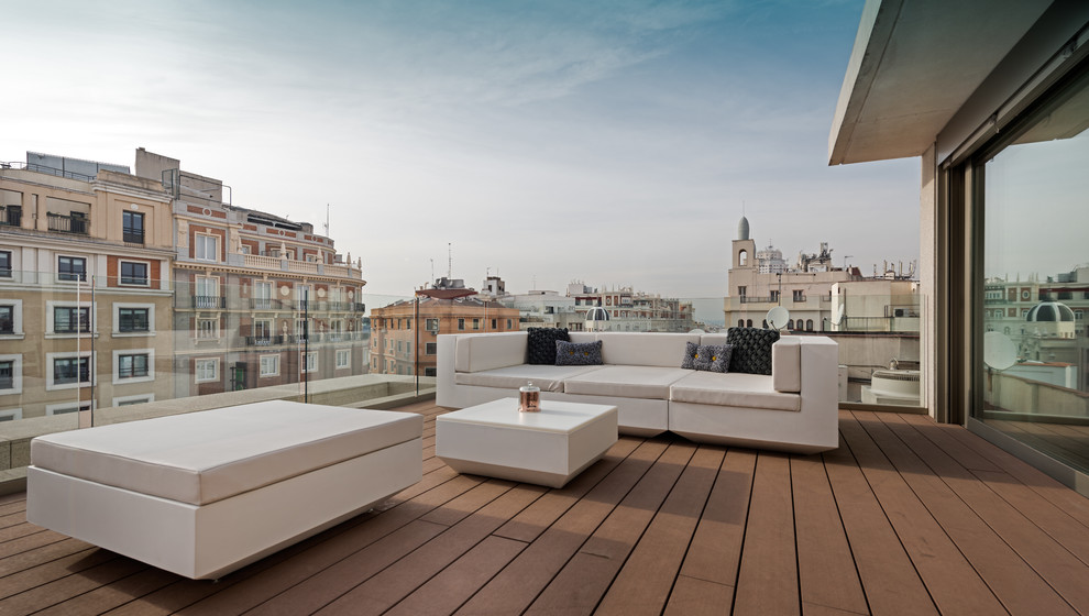 This is an example of a contemporary terrace in Madrid.
