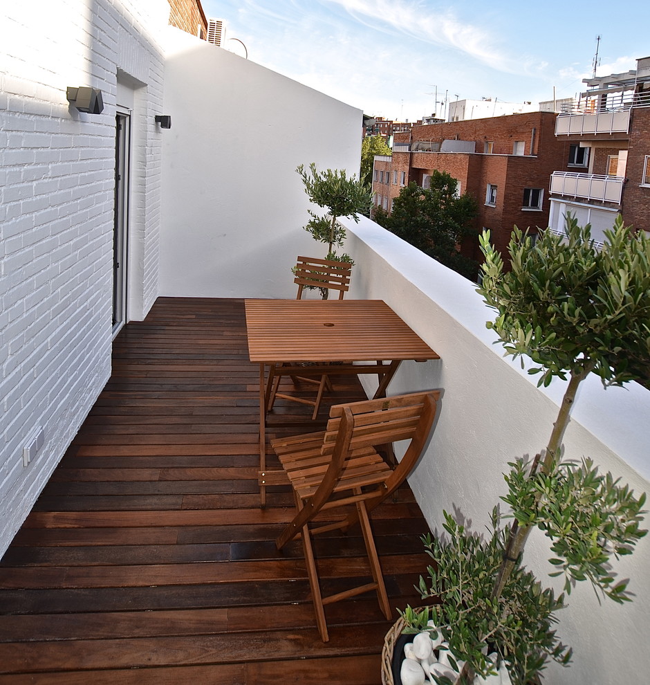 Diseño de terraza clásica renovada sin cubierta