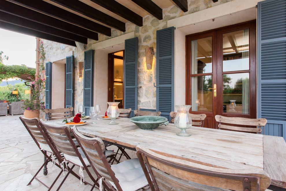 This is an example of a large farmhouse back terrace in Palma de Mallorca.