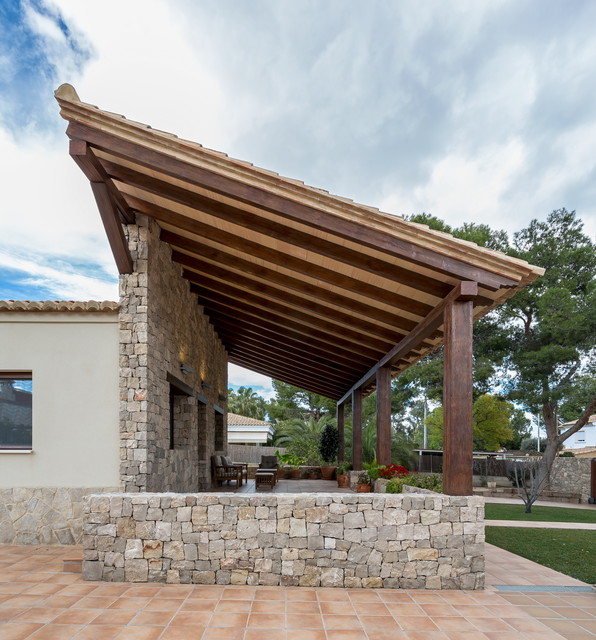 Casa del Porche de Piedra - Mediterráneo - Porche - Valencia - de LLIBERÓS  SALVADOR Arquitectos | Houzz