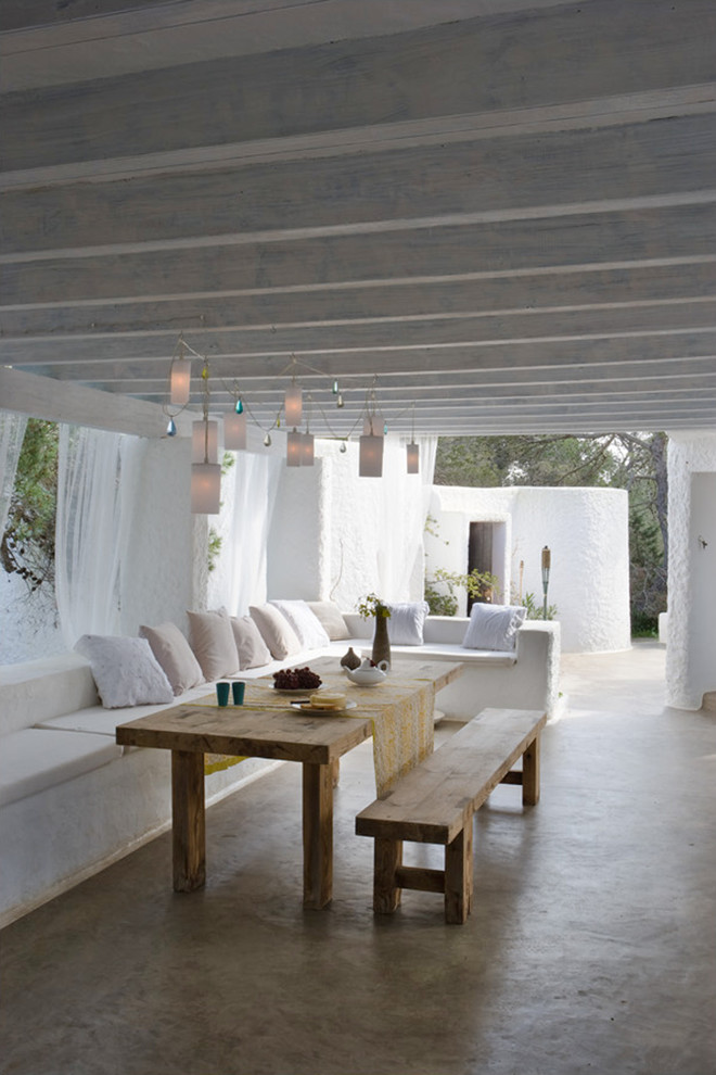 Свежая идея для дизайна: терраса в средиземноморском стиле - отличное фото интерьера