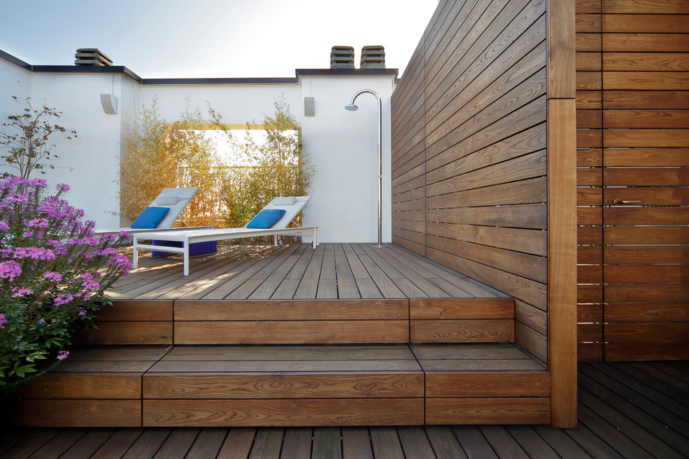 Modelo de terraza contemporánea extra grande sin cubierta en azotea con jardín de macetas
