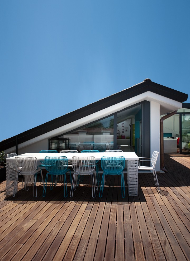 Esempio di una terrazza contemporanea di medie dimensioni, sul tetto e sul tetto con nessuna copertura