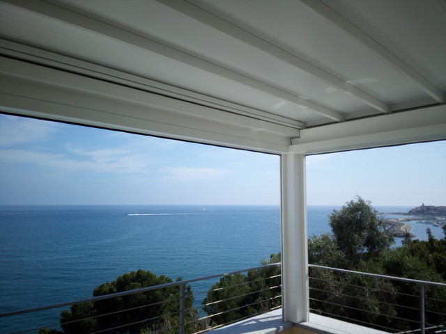 Pergola Nomo, copertura ideale per una splendida terrazza sul mare - Stile  Marinaro - Terrazza - Altro - di Tende Nico Design | Houzz