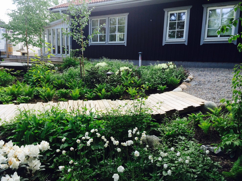 Foto på en skandinavisk trädgård