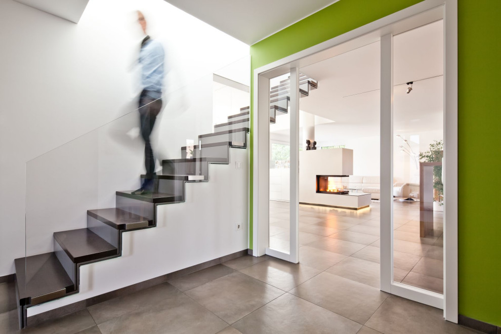 Moderne Treppe in Sonstige