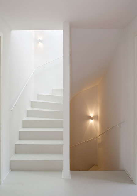 Bauhaus-Look Treppenhaus - Modern - Staircase - Cologne | Houzz IE