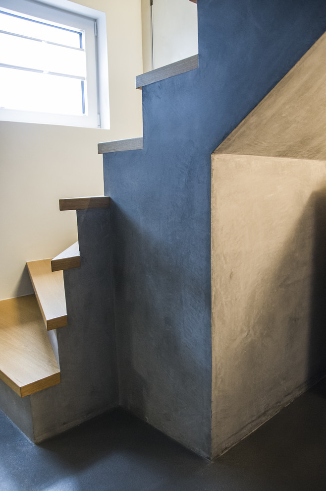 Staircase - contemporary staircase idea in Frankfurt